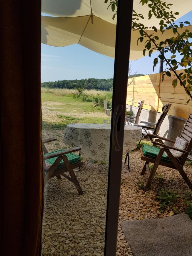 La Poussiniere Hotel Aigueze Buitenkant foto